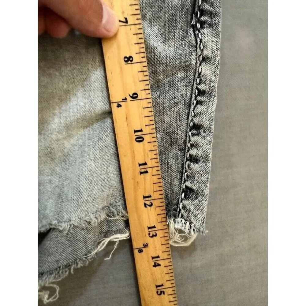 Coogi Cut Off Shorts Womens 32 Gray Denim Raw Hem Button Ladies.‎